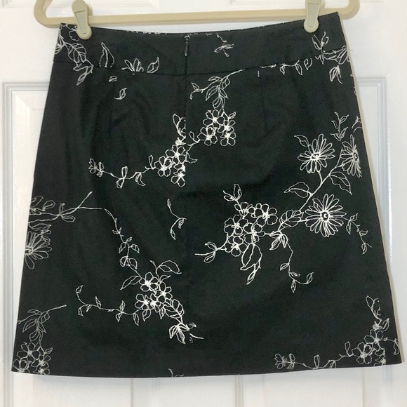 Rafaella embroidered floral skirt size 8 - Picture 5 of 8